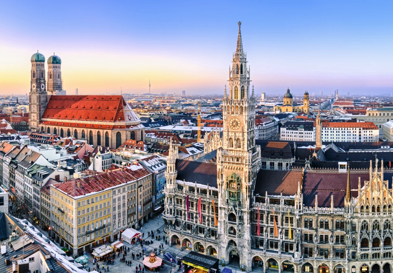 Luftaufnahme Muenchen mit Frauenkirche